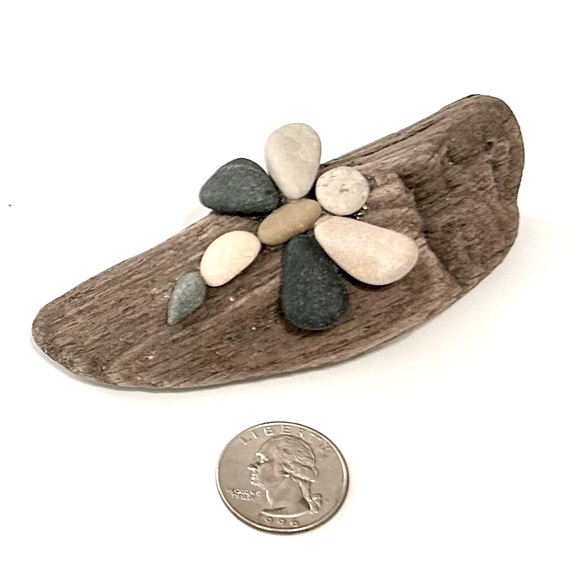 Artisan Dragonfly - Lake Michigan Driftwood and Stones - Picture 2 of 2